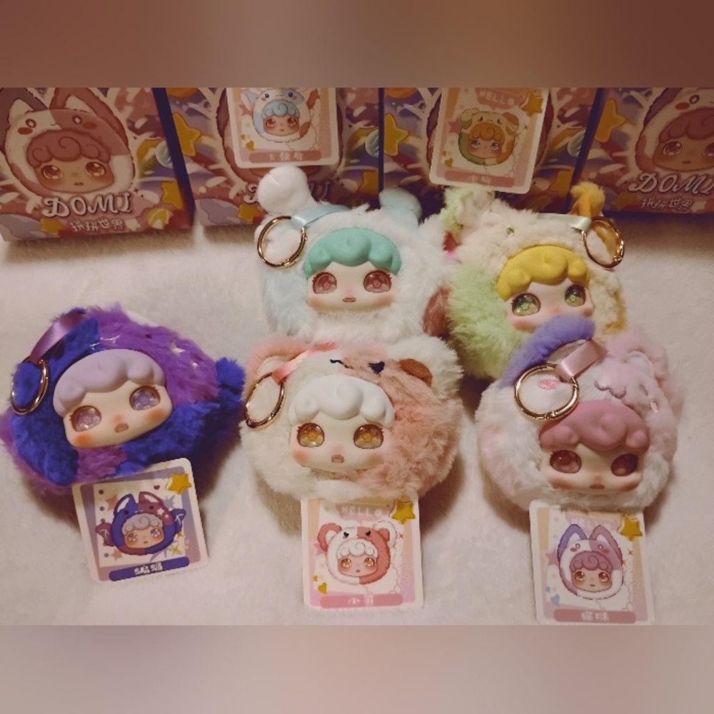 (5)Domi PinPin World Plush Keychain With A Pouch Bundle - Picture 3 of 9